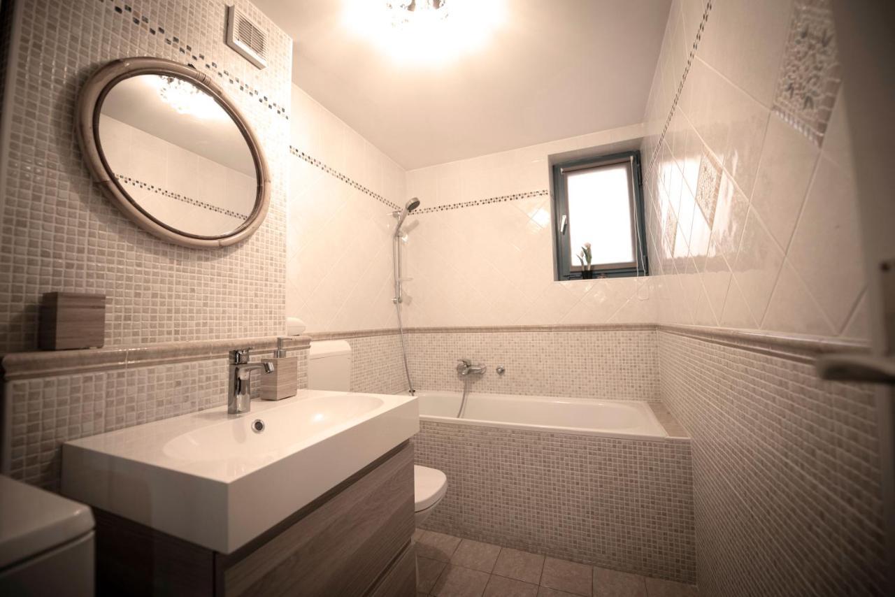 Modra Luna- Apartment With Terrace Izola Ngoại thất bức ảnh